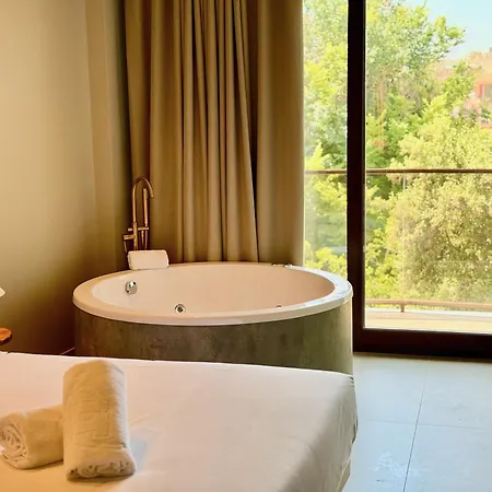 Reina Victoria La Plaza 2