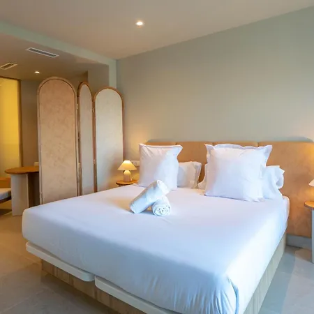 Reina Victoria La Plaza 2 *